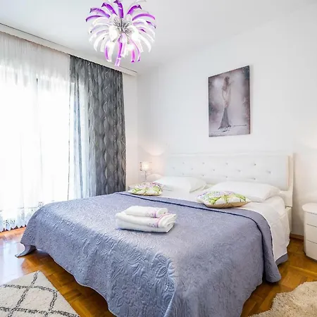 Apartment Comfortable And Modern Holiday Ema Vela Luka
