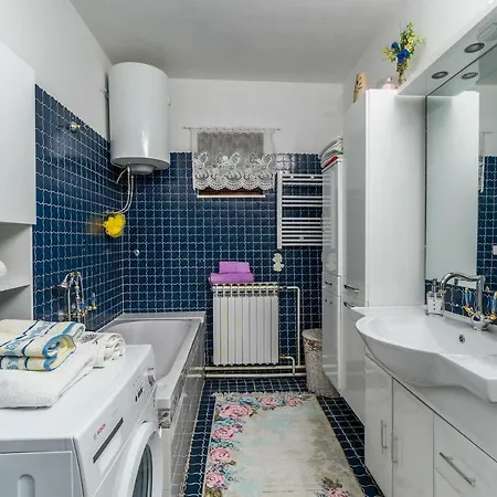 Apartment Comfortable And Modern Holiday Ema *